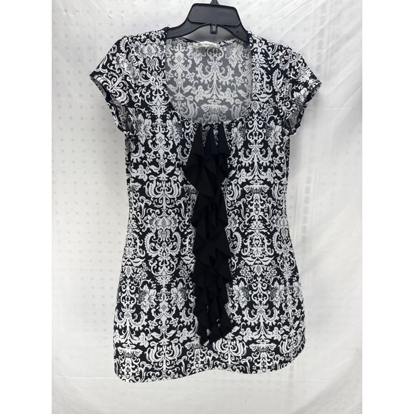 On Carnaby Black White Damask Short Sleeve Blouse Top Sz M Casual Ruffle Stretch - Picture 1 of 7
